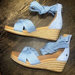 UGG Blue Bow Detail Sandals